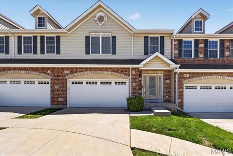 Photo of 14 Loris Lane, St Charles, MO 63303 (MLS # 26029847)