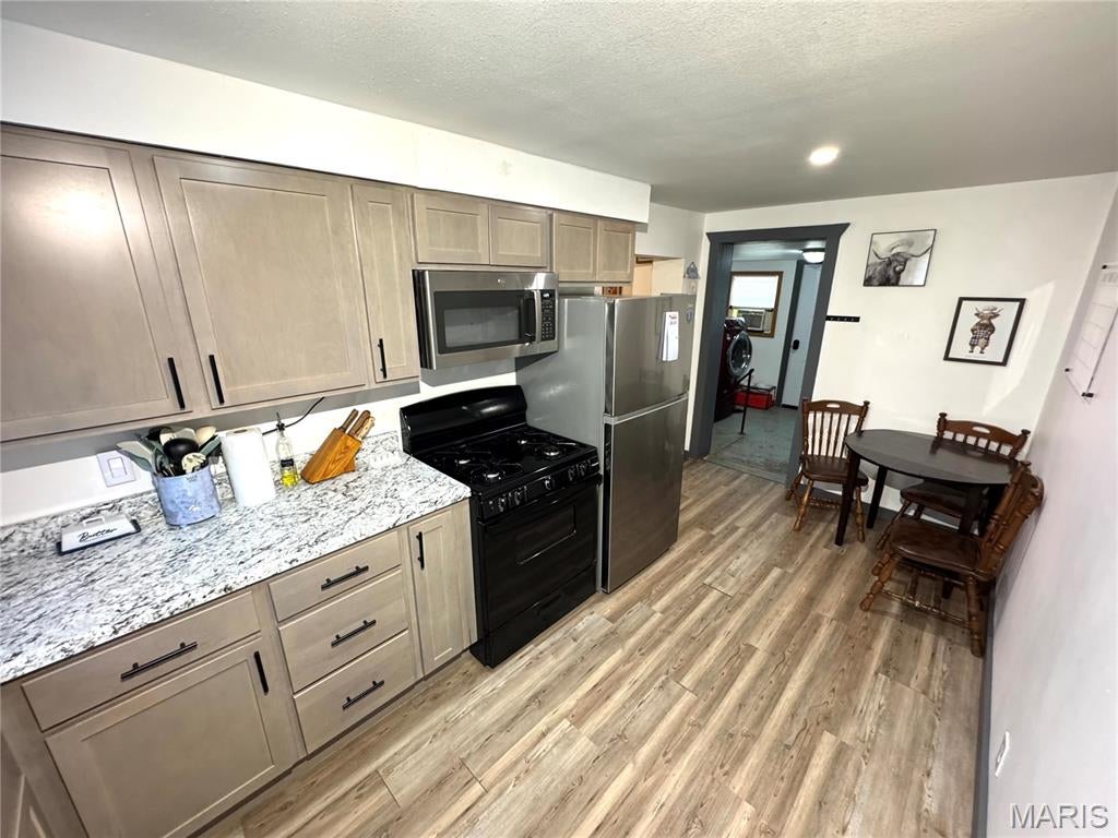 302 S 5th Street