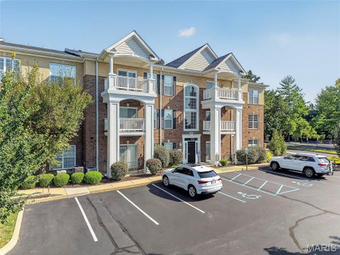 Tiny photo for 13101 Mill Crossing Court #201, Creve Coeur, MO 63141 (MLS # 26045277)