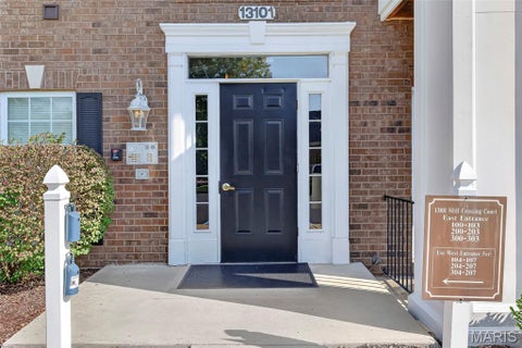 Tiny photo for 13101 Mill Crossing Court #201, Creve Coeur, MO 63141 (MLS # 26045277)