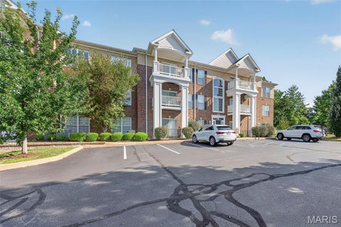 Tiny photo for 13101 Mill Crossing Court #201, Creve Coeur, MO 63141 (MLS # 26045277)