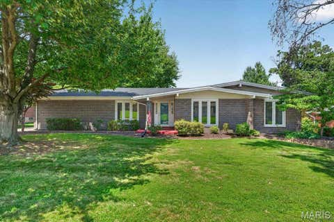 Photo of 41 Club Grounds North Drive, Florissant, MO 63033 (MLS # 26041068)
