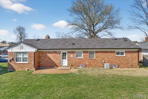 Tiny photo for 8628 Mayflower Court, St Louis, MO 63132 (MLS # 26017307)
