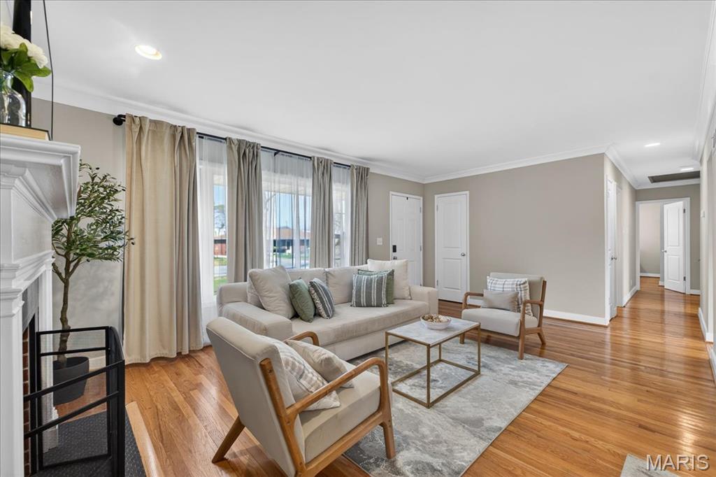 Mc Knight Downs - Residential