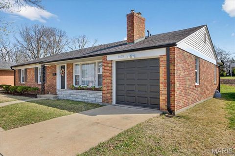 Tiny photo for 8628 Mayflower Court, St Louis, MO 63132 (MLS # 26017307)
