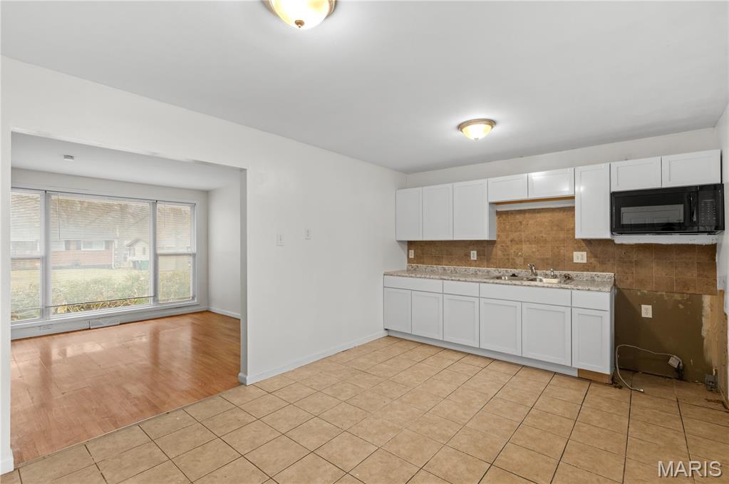 Hathaway Manor 7 - Residential