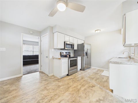 Tiny photo for 421 E Cape Rock Drive, Cape Girardeau, MO 63701 (MLS # 26066578)