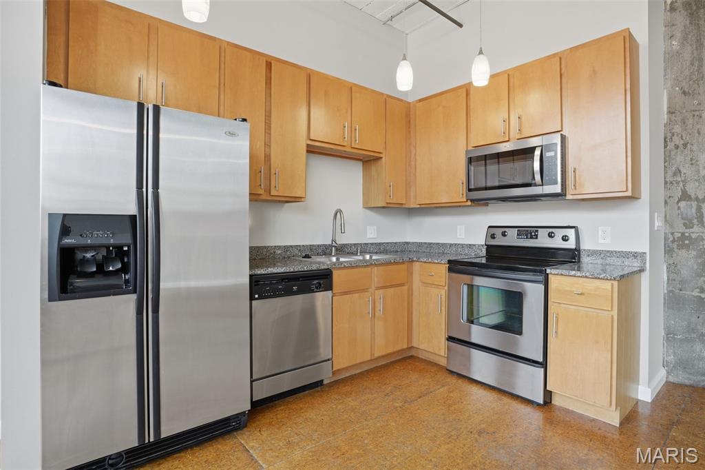 Lofts/2020 Washington - Residential