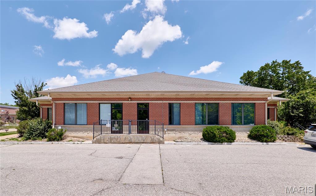 1002 Peruque Crossing Court