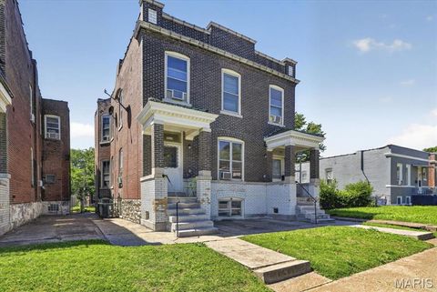 Tiny photo for 3529 Grace Avenue, St Louis, MO 63116 (MLS # 26029255)