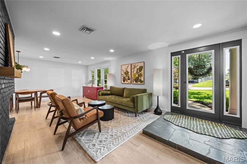 1221 Warson Pines Drive