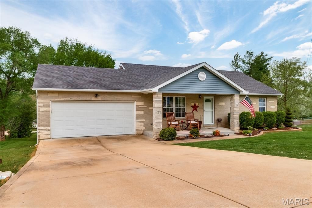 Photo of 1025 Cherry Lane, Catawissa, MO 63015 (MLS # 26024099)