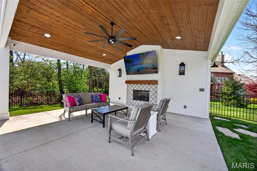 Bluffs At Windcastle - Residential