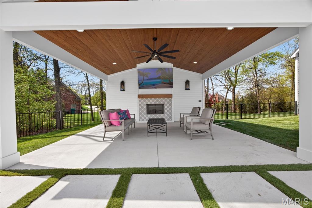 Bluffs At Windcastle - Residential