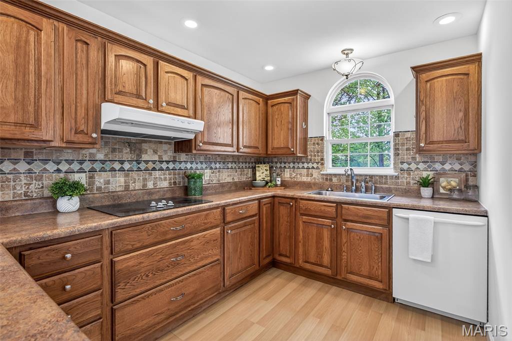 Imperial Hills 02 - Residential