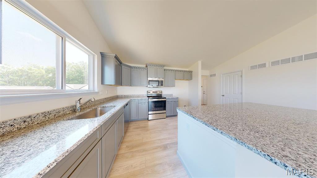 Majestic Lakes - Residential