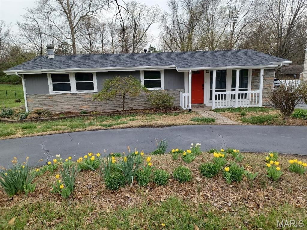 Photo of 7910 S Rock Hill Road, St Louis, MO 63123 (MLS # 26019389)