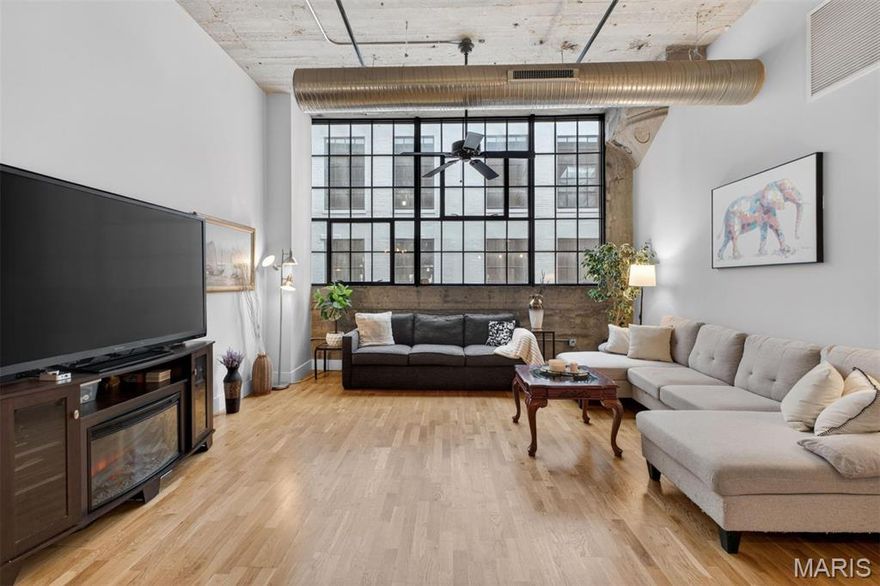 Perfectly placed Central West End living awaits at West End Lofts! Offering over 800 square feet of thoughtfully designed space, this stylish one-bedroom, one-bath loft seamlessly blends historic character with sleek urban design. Warm wood floors, granite countertops, Italian cabinetry, and stainless steel appliances create a sophisticated interior, while the open floor plan features a spacious bedroom suite with a large walk-in closet and spa-inspired bath. A rare bonus, windows in both the living room and bedroom fill the home with natural light and enhance the airy loft feel. West End Lofts delivers the full lifestyle experience with exceptional amenities including a high-end fitness center, billiards room, resort-style outdoor pool, updated lobby, and secure gated parking. Ideally situated in the Central West End, this vibrant community places you moments from BJC, SLU, Washington University Medical School, the Cortex Innovation District, and the neighborhood’s renowned restaurants, cafés, and nightlife. All appliances, including washer and dryer, plus one covered parking space are included. Condo fee includes water, sewer, gas, trash, basic cable, and internet—making city living as convenient as it is stylish.