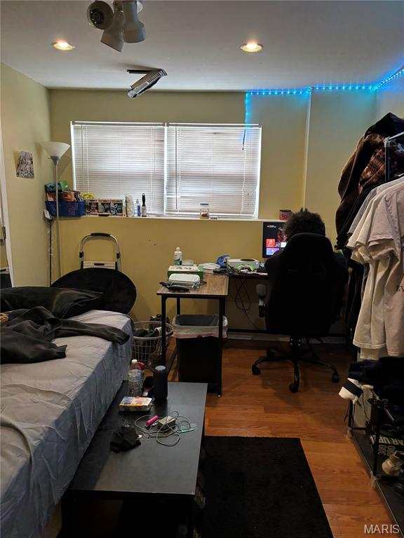 5 Oaks - Residential