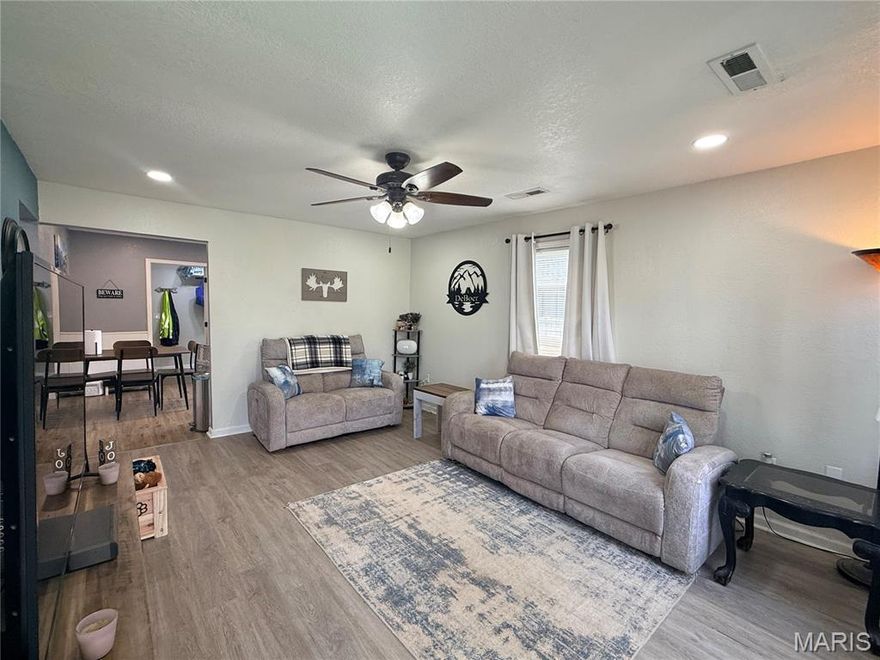 Welcome to 340 N Bedford ST in Puxico, MO! This 2 bedroom, 1 bathroom home has thoughtful updated features throughout including vinyl windows, stylish kitchen shaker cabinets, one car garage, recessed lighting, fully fenced in back yard and more! Roof is approximately 10 years old! Puxico school district! Priced to sell at $99,900!