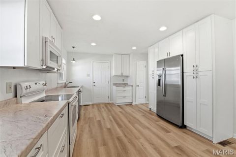 Tiny photo for 613 Jasmin Drive, Kirkwood, MO 63122 (MLS # 26014131)