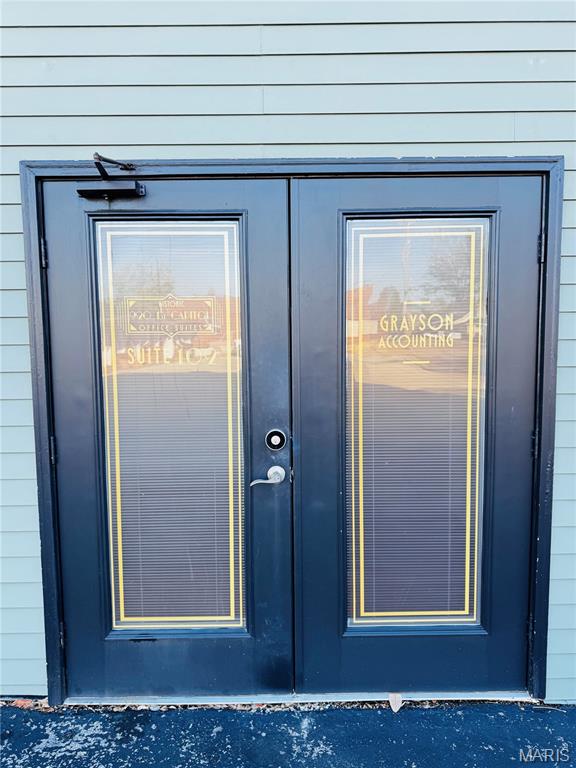 City/St Charles - Commercial Lease