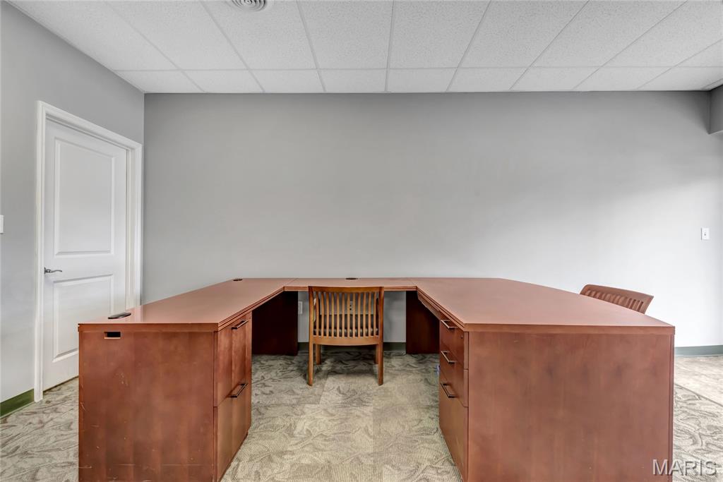 City/St Charles - Commercial Lease