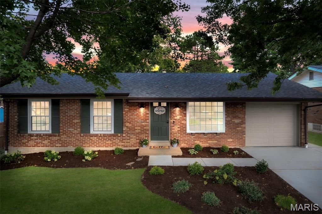 Photo of 4508 Thicket Drive, St Louis, MO 63129 (MLS # 26021141)