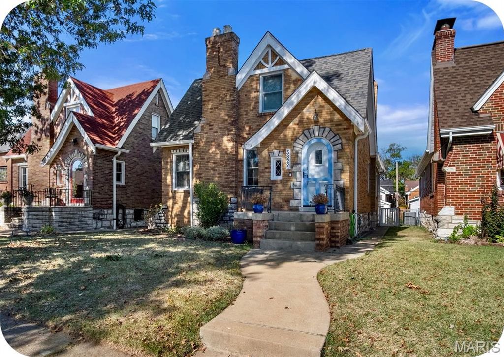 Photo of 5329 Tholozan Avenue, St Louis, MO 63109 (MLS # 25072899)