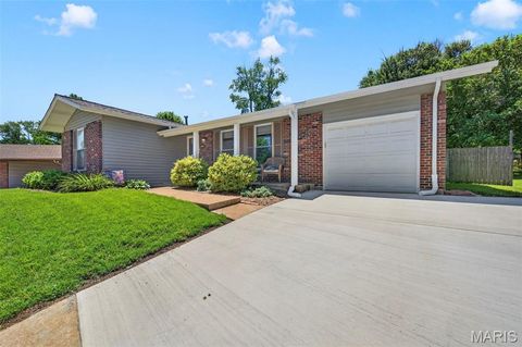 Tiny photo for 506 Aspen Drive, Crestwood, MO 63126 (MLS # 26037611)