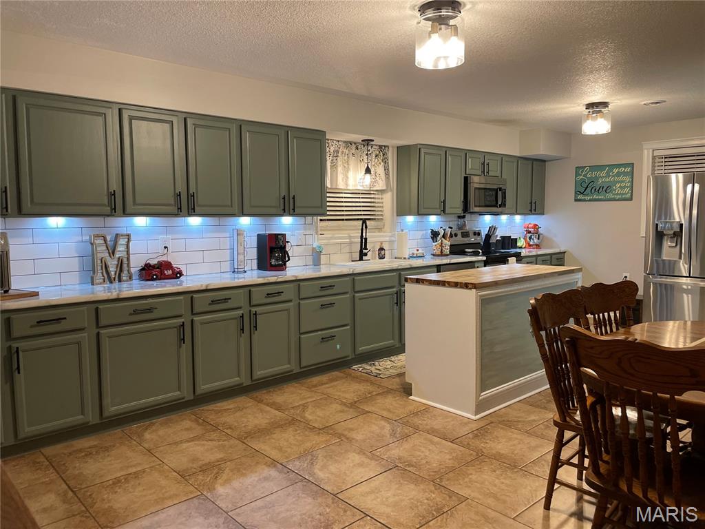 1704 State Highway Hh