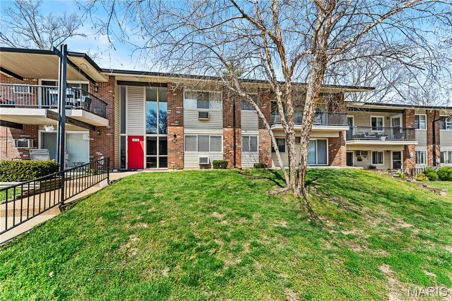 Ground-floor condo in the Mehlville School District, fully refreshed and move-in ready. Fresh paint and new flooring run throughout. Be the first to cook in the all-new kitchen with new cabinets, countertops, and stainless steel appliances. The living room is bright with a wall of windows and opens to the patio. The primary bedroom also has direct patio access and a large closet. A second bedroom and a full bath with a tub offer flexible space for guests or a home office. Convenient laundry facilities are located just steps away within the building. The community offers ample parking, a pool, and a clubhouse. Monthly condo fees include water, sewer, trash, exterior maintenance, snow removal, and select insurance. Ideally located in South County with quick access to I-55 and I-255, this condo offers easy, low-maintenance living.