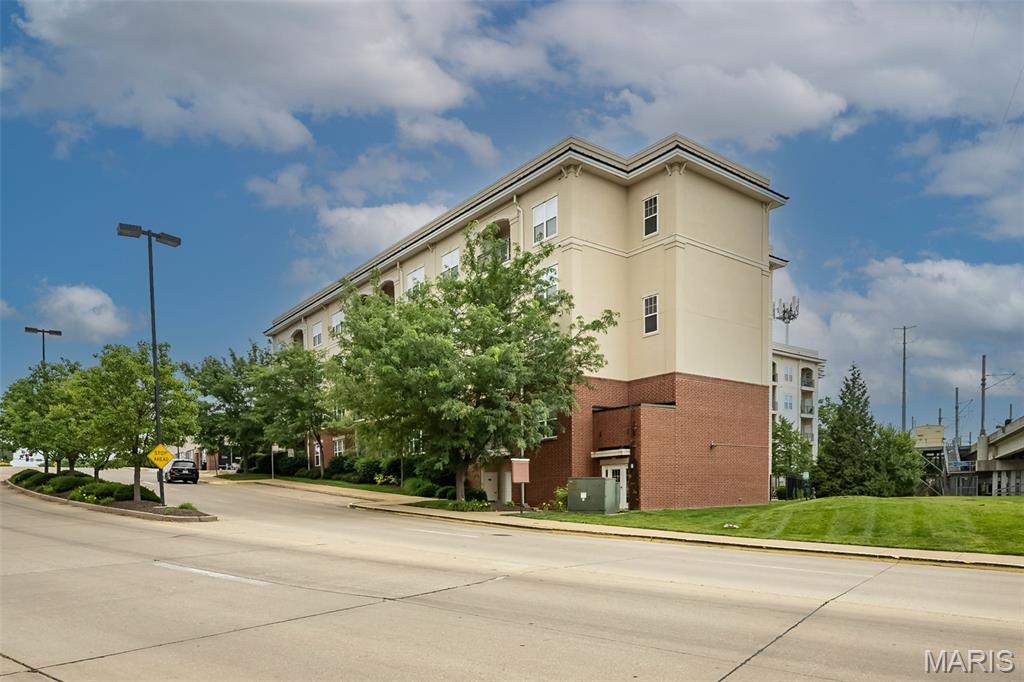 1270 Strassner Drive 3202