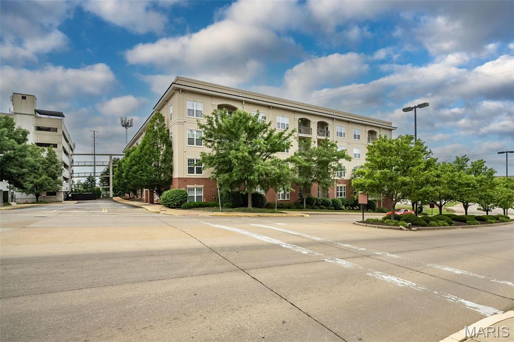 1270 Strassner Drive 3202