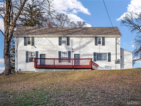 Photo of 147 W Wickliffe Avenue, Collinsville, IL 62234 (MLS # 25081939)