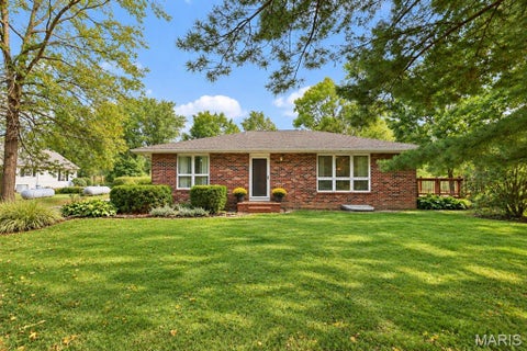 Photo of 5831 Redbud Ln LN, Edwardsville, IL 62025 (MLS # 26060022)