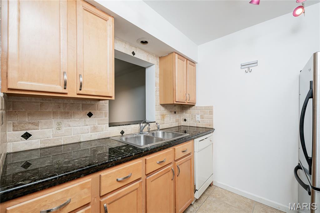 Chesterfield Village Twnhms A - Residential