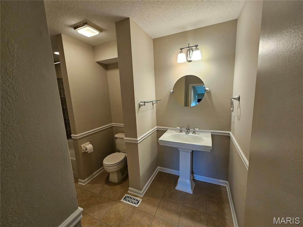 Sandalwood Creek Condo Ph One-A - Residential Lease