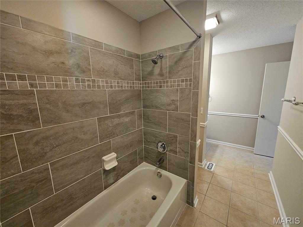 Sandalwood Creek Condo Ph One-A - Residential Lease