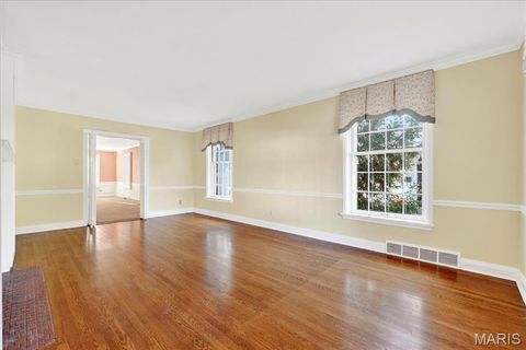 Tiny photo for 646 Hollywood Place, Webster Groves, MO 63119 (MLS # 25074325)