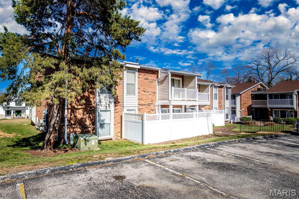 Geyer Place Condo - Residential