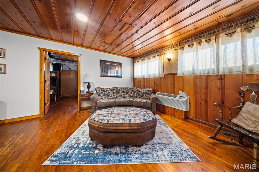 Rural - Commercial Sale