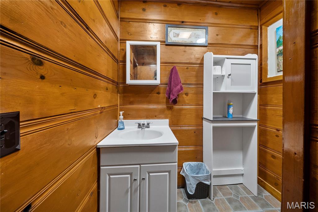 Rural - Commercial Sale