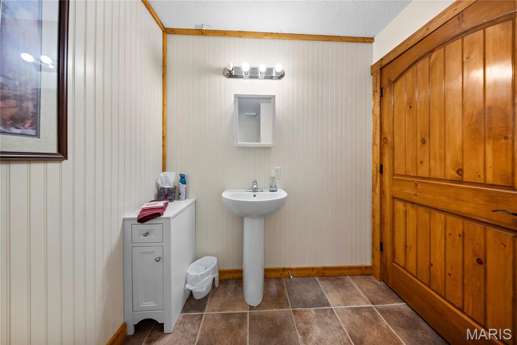 Rural - Commercial Sale