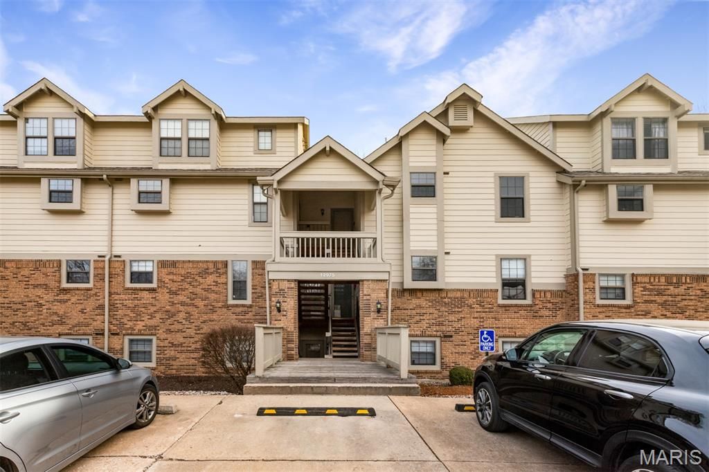 Photo of 12975 Bryce Canyon Drive #F, Maryland Heights, MO 63043 (MLS # 26028965)