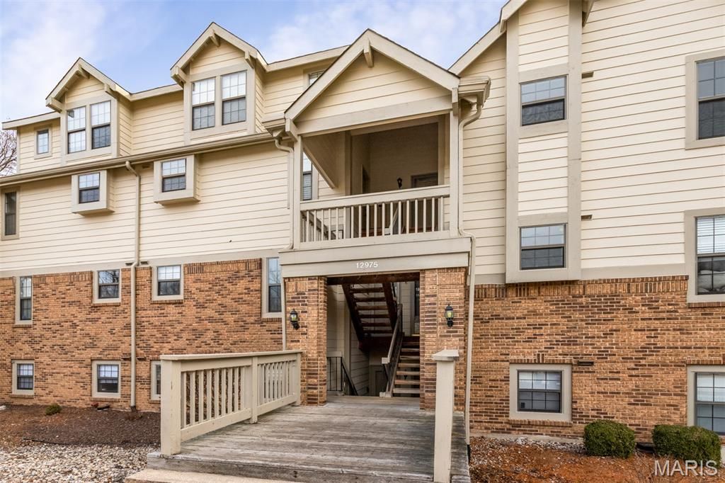 Photo of 12975 Bryce Canyon Drive #F, Maryland Heights, MO 63043 (MLS # 26028965)