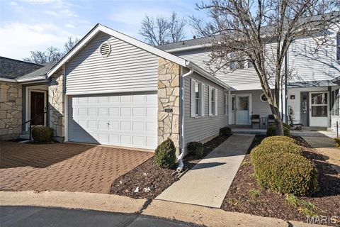 Photo of 16437 Cobbleskille Drive, Chesterfield, MO 63017 (MLS # 26003776)