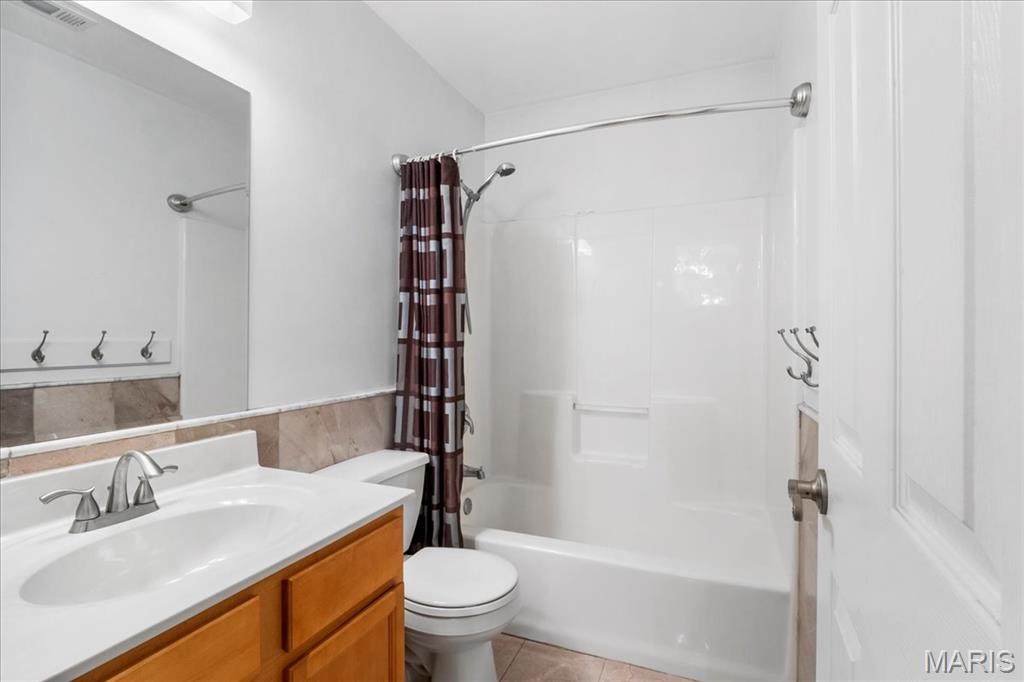 St Louis, Missouri 63128, United States, 4 Bedrooms Bedrooms, ,4 BathroomsBathrooms,Residential,Active,157703