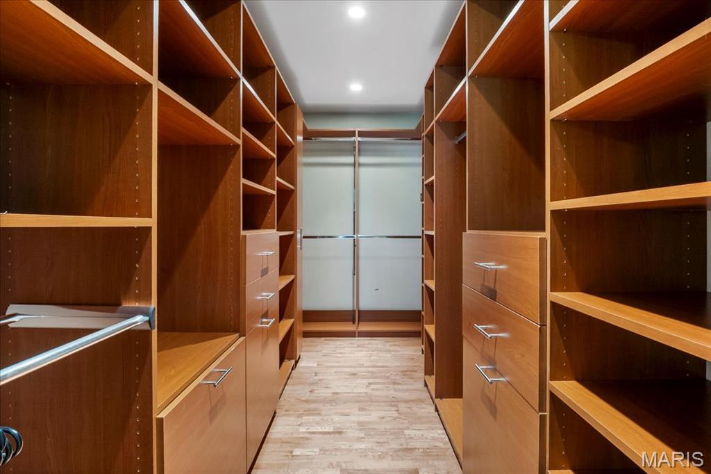 St Louis, Missouri 63128, United States, 4 Bedrooms Bedrooms, ,4 BathroomsBathrooms,Residential,Active,157703