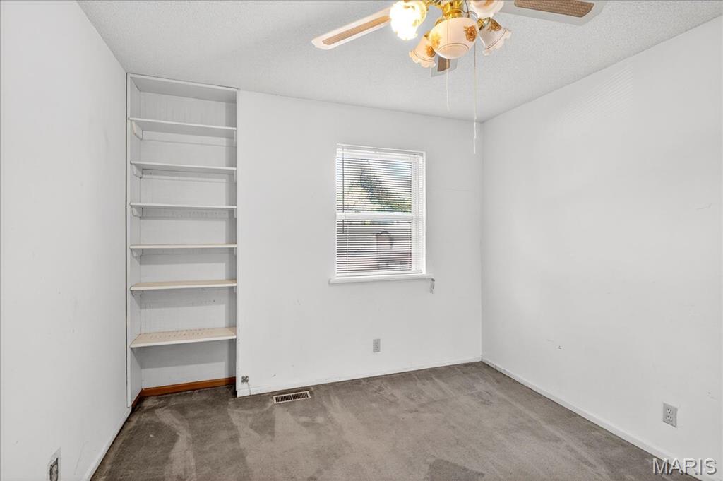 Maryland Heights, Missouri 63043, United States, 5 Bedrooms Bedrooms, ,3 BathroomsBathrooms,Residential,Active,227812